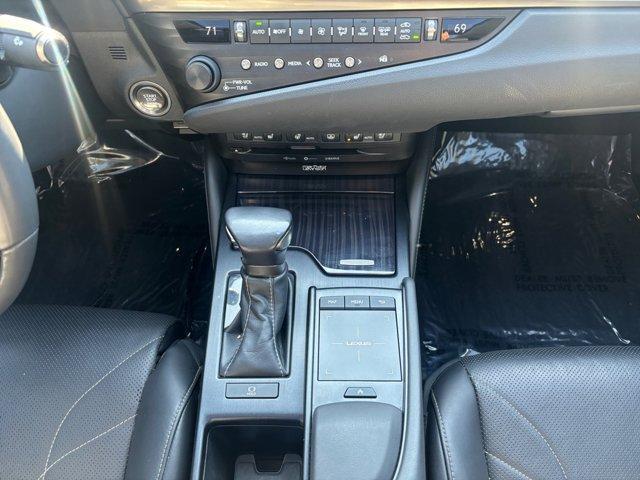 used 2019 Lexus ES 350 car, priced at $27,600