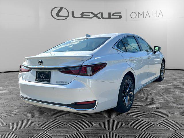 new 2025 Lexus ES 300h car, priced at $54,645