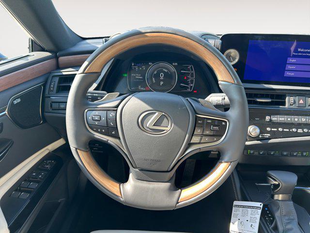 new 2025 Lexus ES 300h car, priced at $54,645