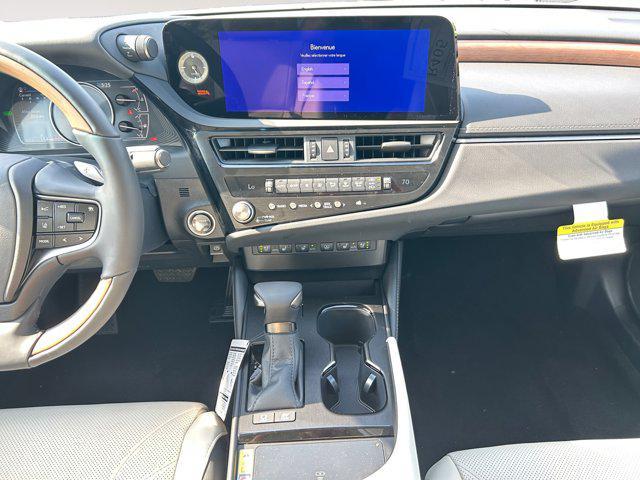 new 2025 Lexus ES 300h car, priced at $54,645
