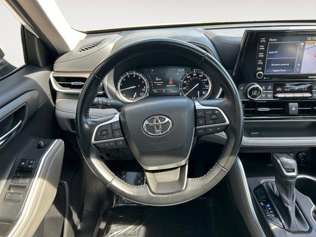 used 2022 Toyota Highlander car, priced at $32,900