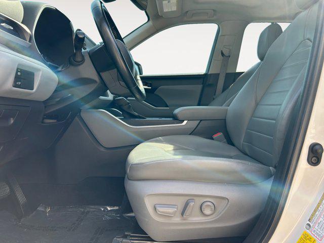 used 2022 Toyota Highlander car, priced at $32,900
