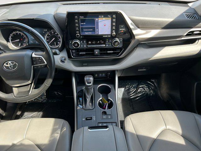 used 2022 Toyota Highlander car, priced at $32,900