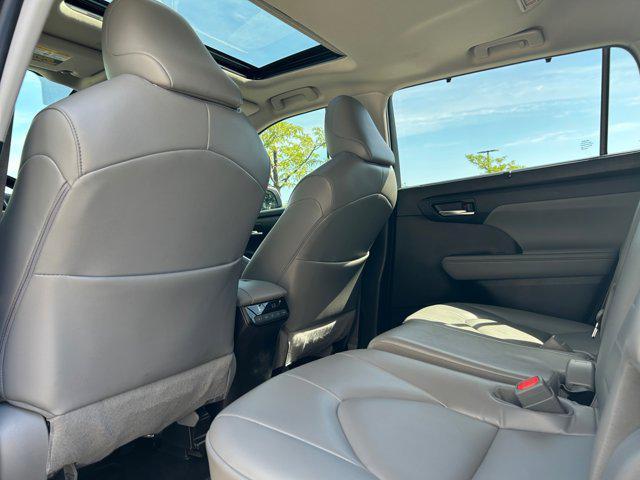 used 2022 Toyota Highlander car, priced at $32,900