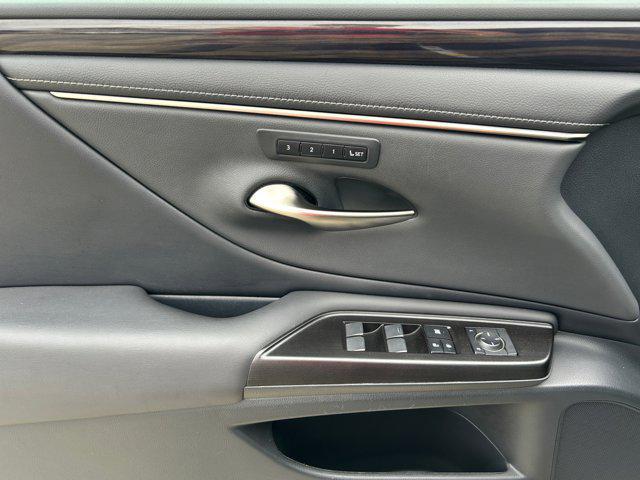 used 2019 Lexus ES 350 car, priced at $30,900