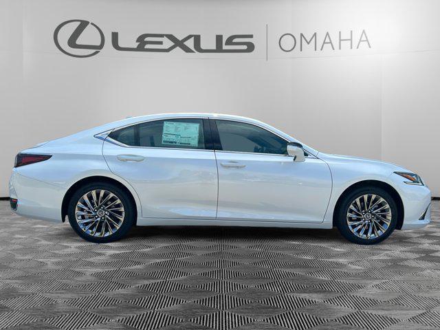 new 2025 Lexus ES 300h car, priced at $54,645