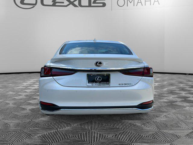 new 2025 Lexus ES 300h car, priced at $54,645