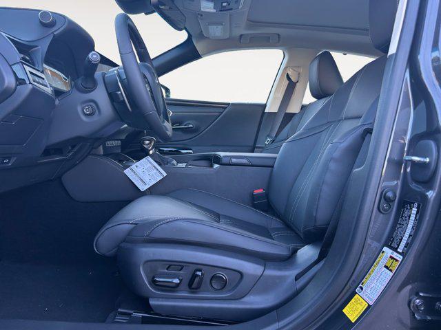 new 2025 Lexus ES 350 car, priced at $53,626