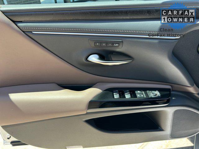used 2024 Lexus ES 300h car, priced at $40,000