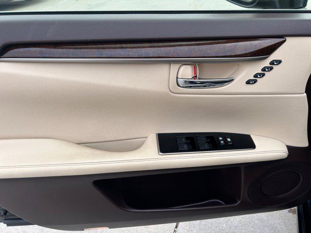 used 2016 Lexus ES 350 car, priced at $23,500