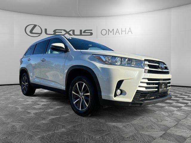 used 2019 Toyota Highlander car, priced at $29,700