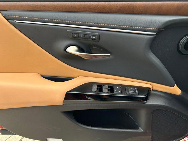 new 2025 Lexus ES 350 car, priced at $51,554