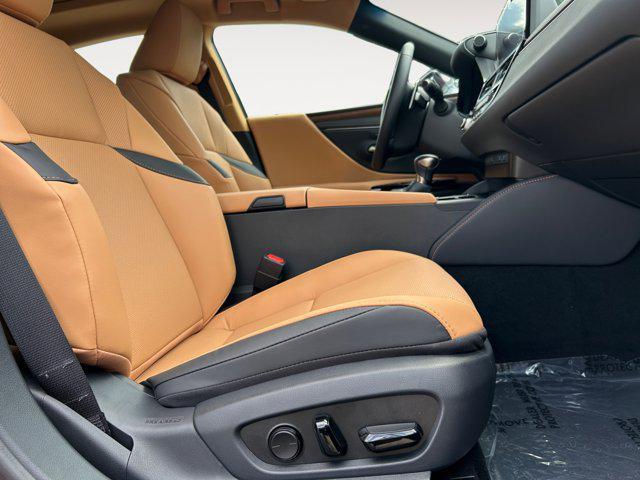 new 2025 Lexus ES 350 car, priced at $51,554