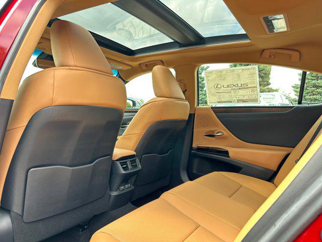 new 2025 Lexus ES 350 car, priced at $51,554