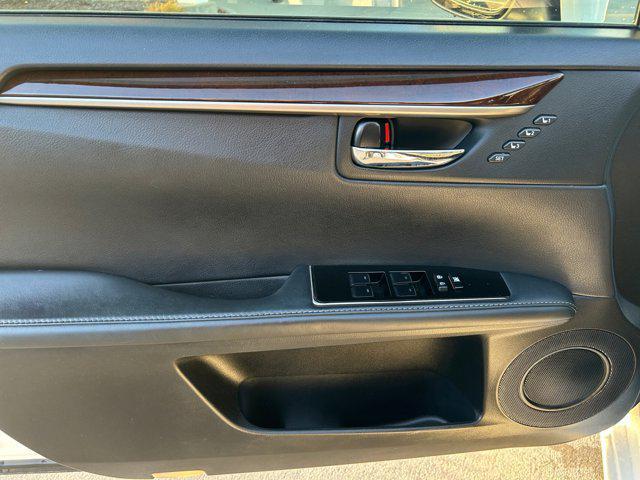 used 2016 Lexus ES 350 car, priced at $21,500