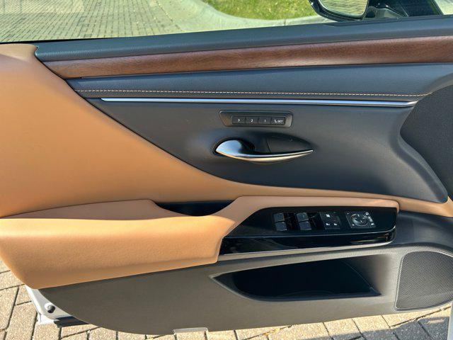 used 2024 Lexus ES 300h car, priced at $45,900