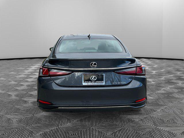 new 2025 Lexus ES 300h car, priced at $50,009