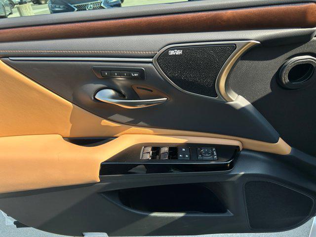 used 2024 Lexus ES 300h car, priced at $47,900