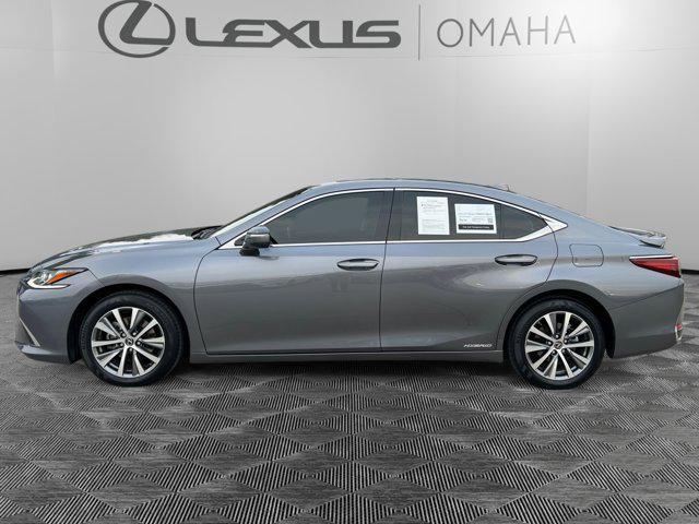 used 2019 Lexus ES 300h car, priced at $29,000