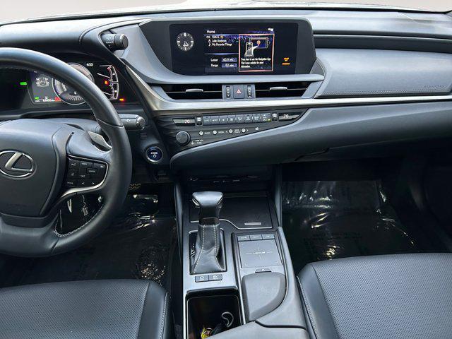 used 2019 Lexus ES 300h car, priced at $29,000