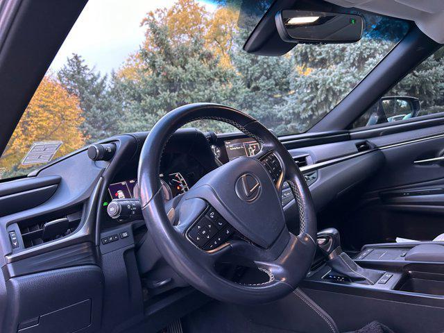 used 2019 Lexus ES 300h car, priced at $29,000