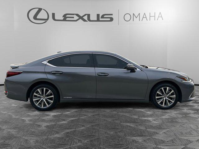 used 2019 Lexus ES 300h car, priced at $29,000