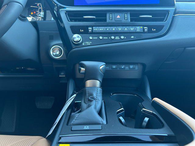 new 2025 Lexus ES 350 car, priced at $53,826