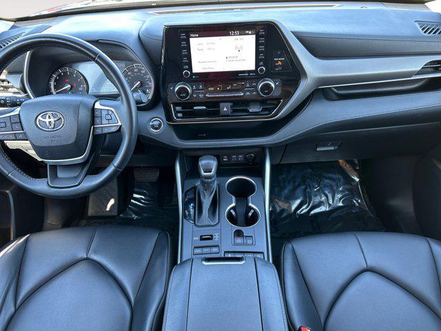 used 2022 Toyota Highlander car, priced at $35,900