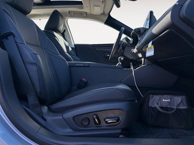new 2025 Lexus ES 350 car, priced at $53,826