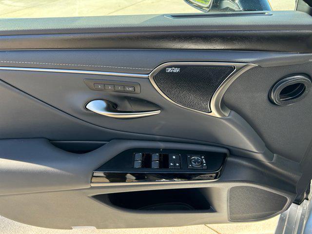 new 2025 Lexus ES 350 car, priced at $53,826