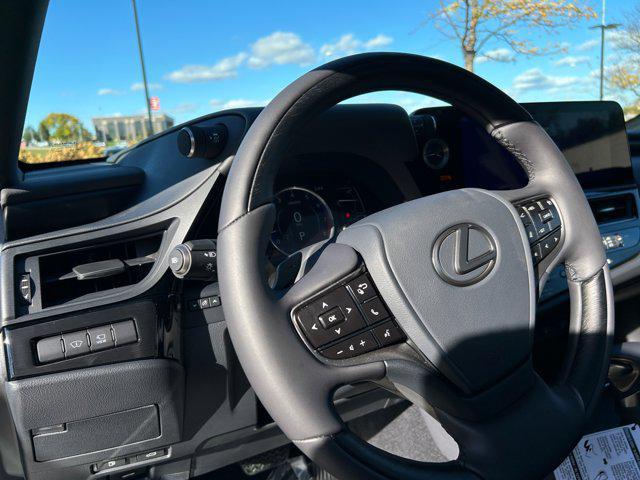 new 2025 Lexus ES 350 car, priced at $53,826