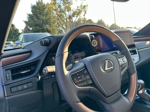 new 2025 Lexus ES 350 car, priced at $53,766