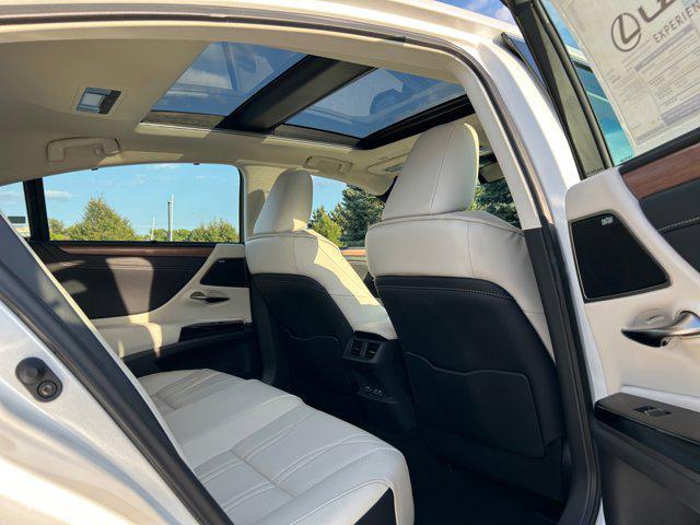 new 2025 Lexus ES 350 car, priced at $53,766