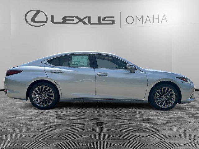 new 2025 Lexus ES 300h car, priced at $54,645