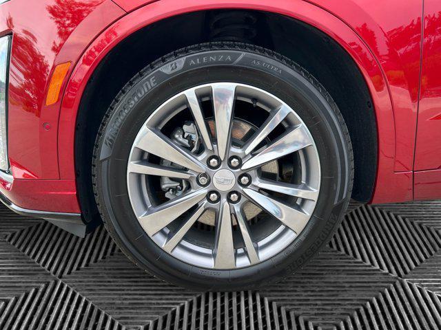 used 2025 Cadillac XT6 car, priced at $56,000