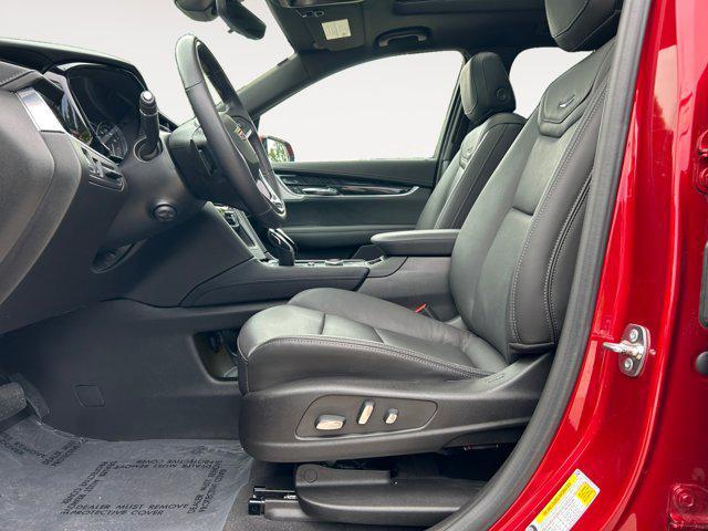 used 2025 Cadillac XT6 car, priced at $56,000