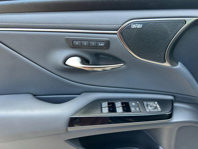 new 2025 Lexus ES 350 car, priced at $53,165