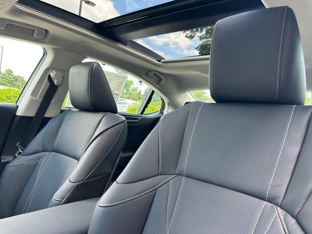 new 2025 Lexus ES 350 car, priced at $53,165