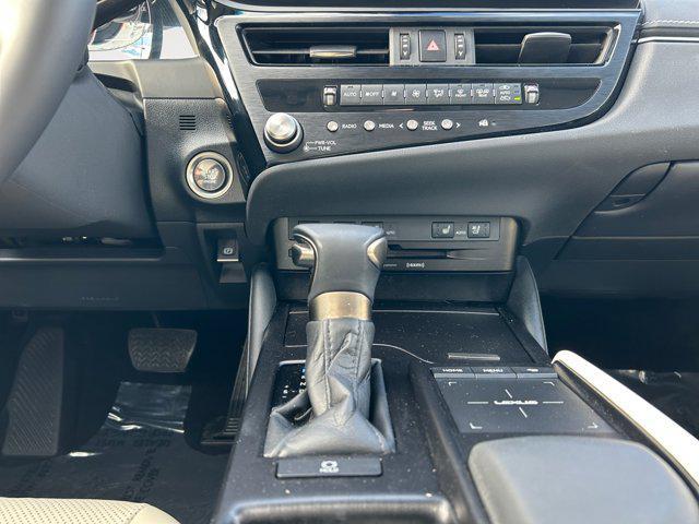 used 2022 Lexus ES 350 car, priced at $31,500