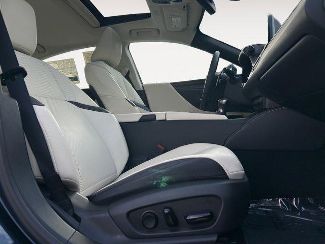 used 2022 Lexus ES 350 car, priced at $31,500