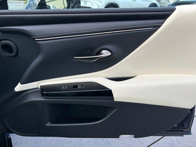 used 2022 Lexus ES 350 car, priced at $31,500