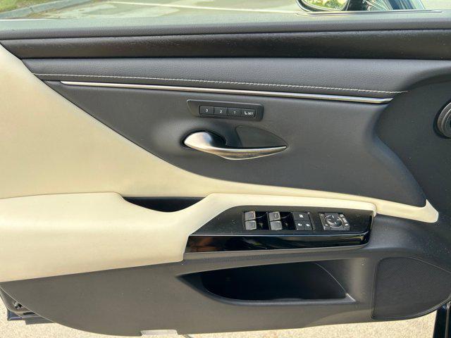used 2022 Lexus ES 350 car, priced at $31,500