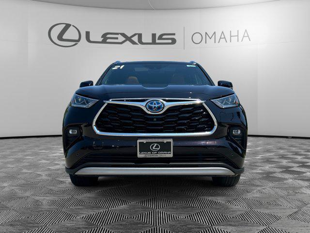 used 2021 Toyota Highlander Hybrid car, priced at $40,900
