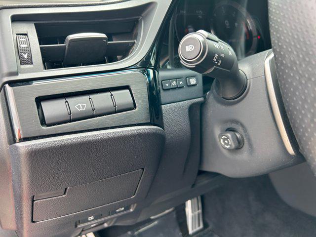 used 2022 Lexus ES 350 car, priced at $41,000