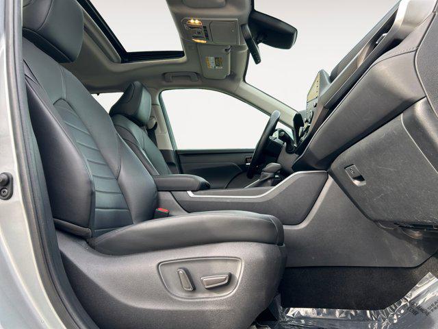 used 2020 Toyota Highlander car, priced at $29,500