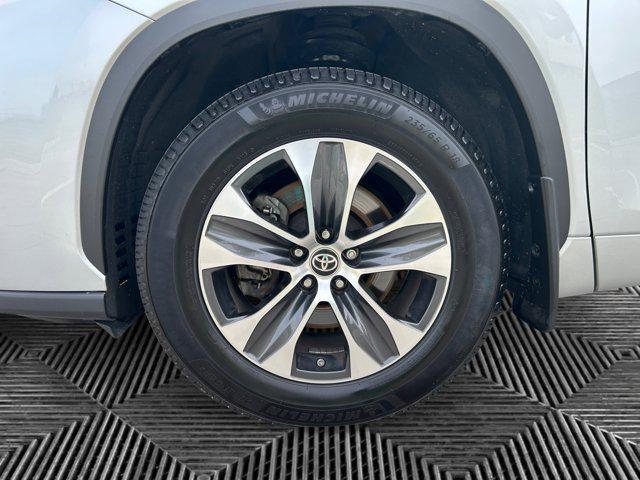 used 2020 Toyota Highlander car, priced at $29,500