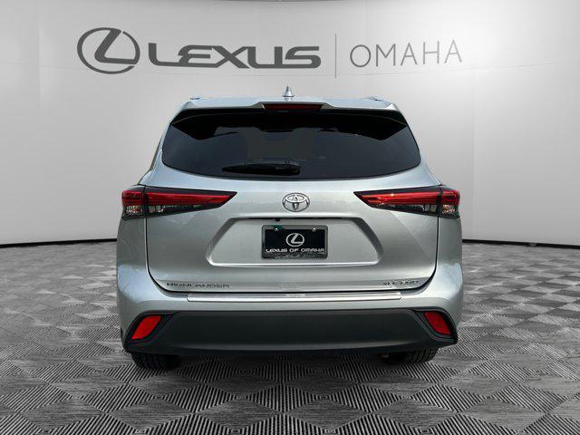 used 2020 Toyota Highlander car, priced at $29,500