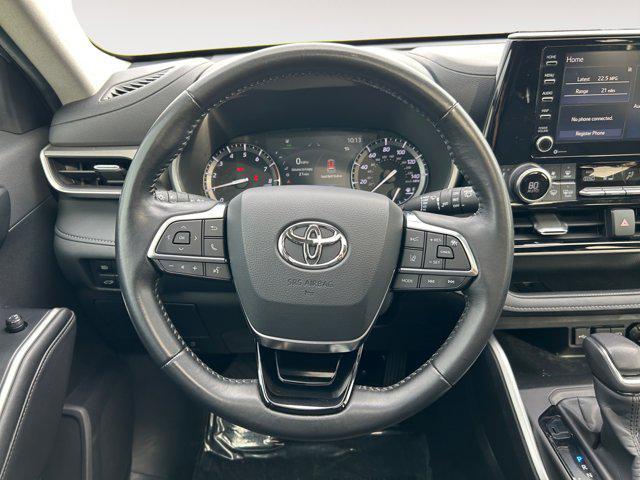 used 2020 Toyota Highlander car, priced at $29,500