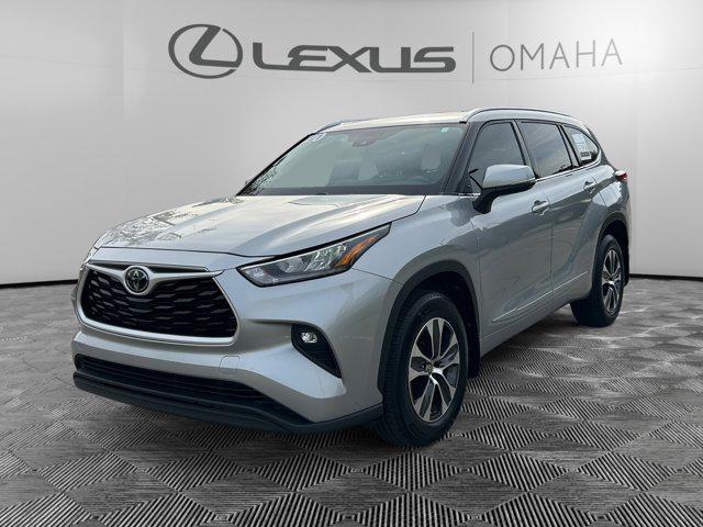 used 2020 Toyota Highlander car, priced at $29,500