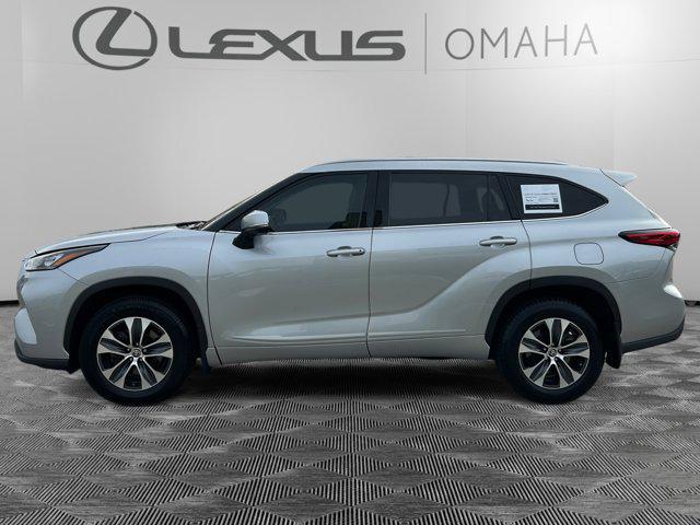 used 2020 Toyota Highlander car, priced at $29,500